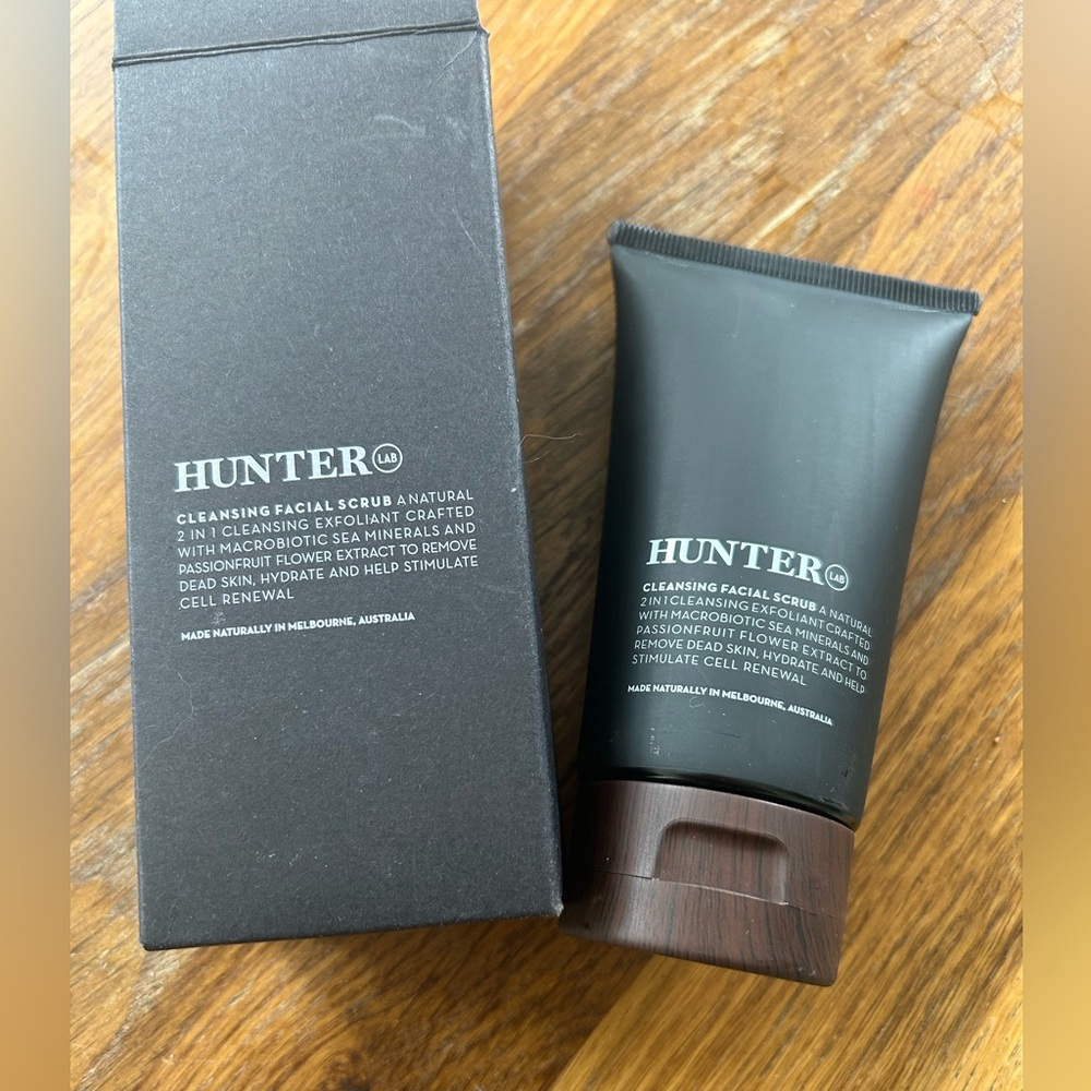 New HUNTER CLEANSING FACIAL SCRUB 150ml